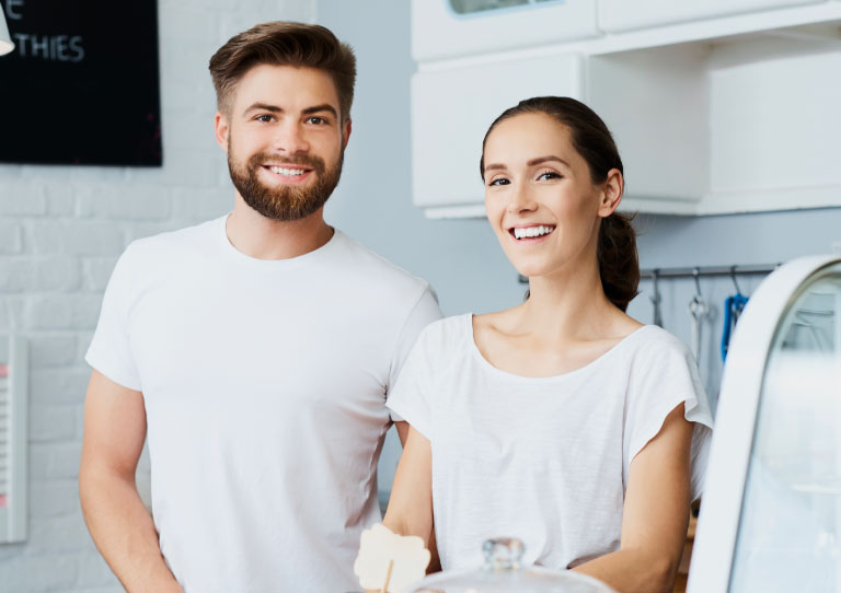 imagen de un hombre y una mujer de la sección adquirir el pack , emprendedor pack